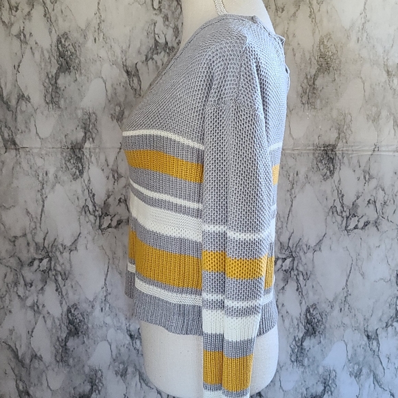 Tilly's Full Circle trends sweater size medium - Picture 3 of 6